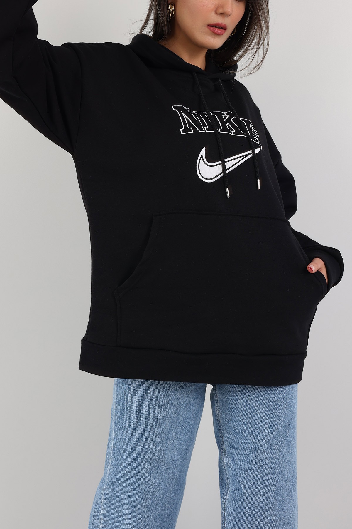 Siyah Şardonlu Nakışlı Sweat 150298