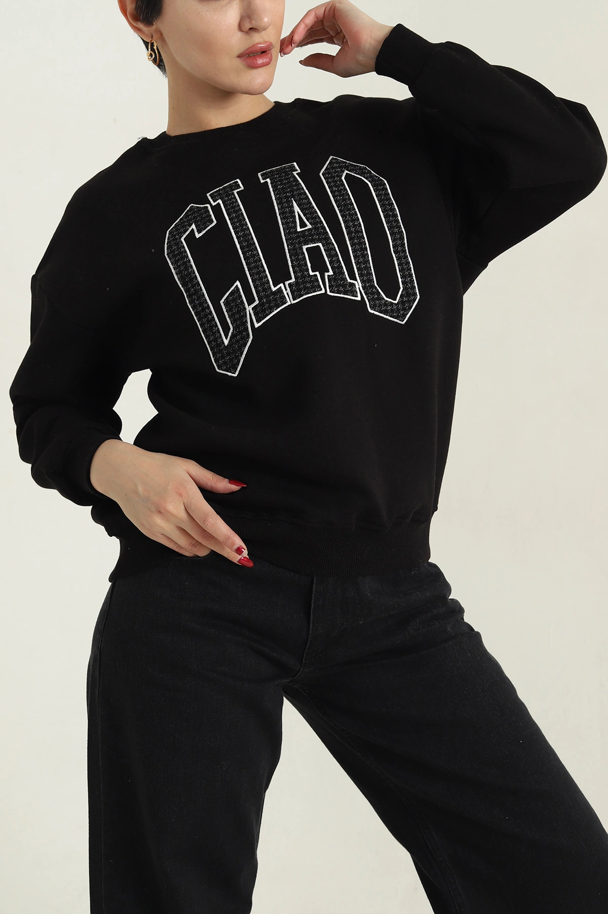 Siyah Şardonlu Nakışlı Üç İp Kadın Sweat 418358