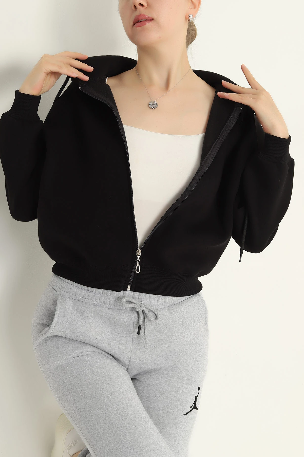 Siyah Şardonlu Üç İp Bayan Sweat 292549