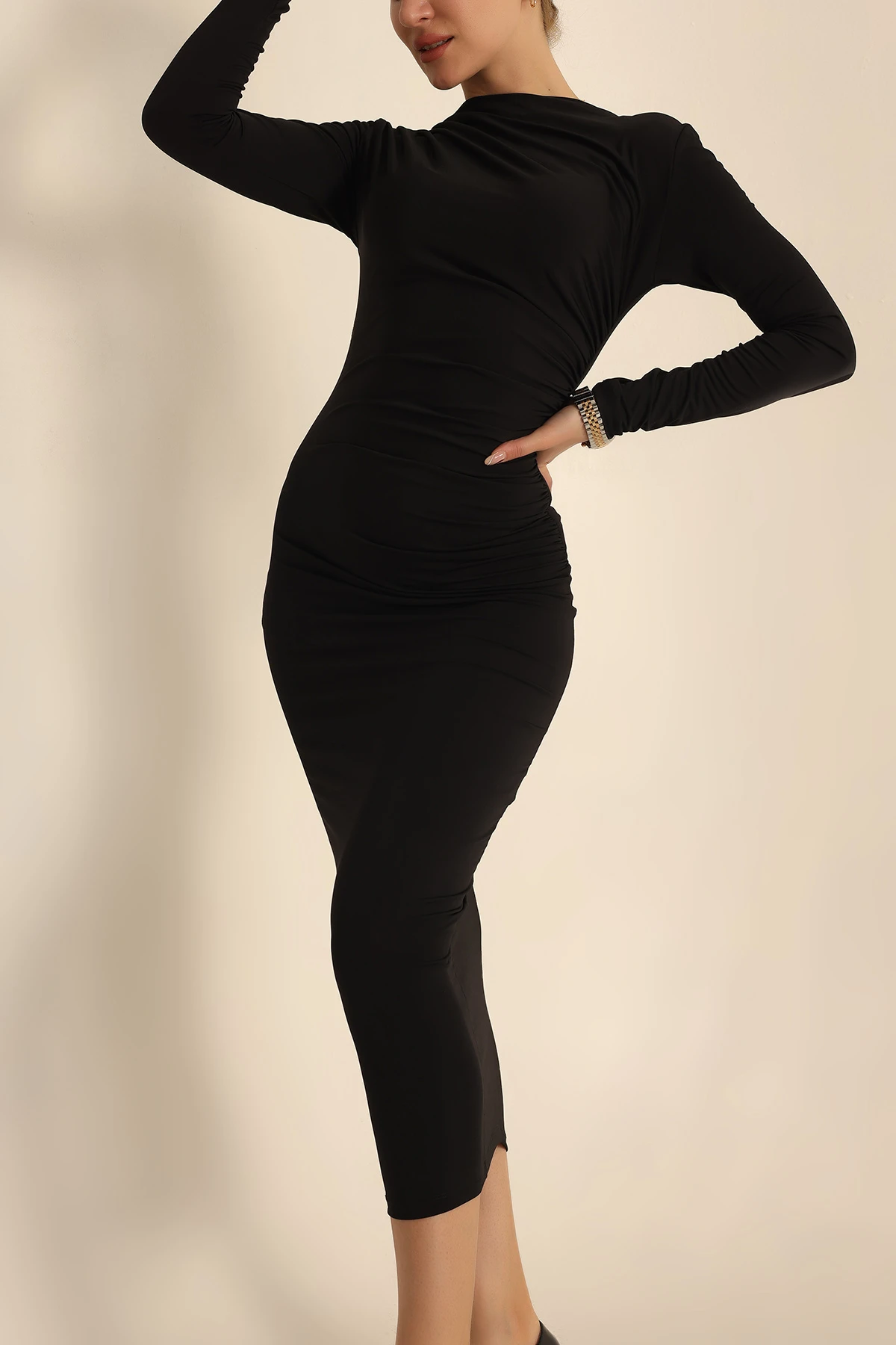 Siyah Sendy Kumaş Büzgülü Elbise 227350