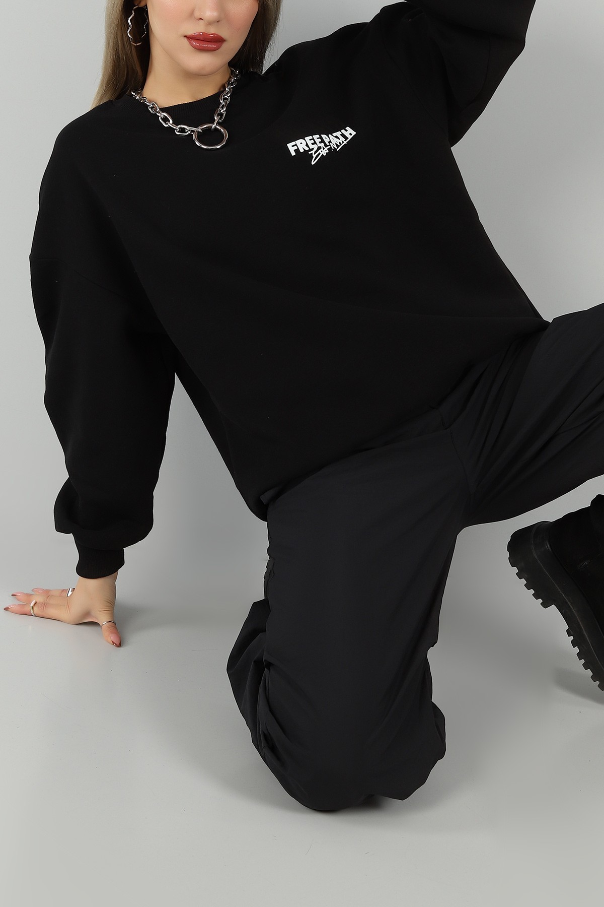 Siyah Sırtı Baskı Şardonlu Sweat 144428