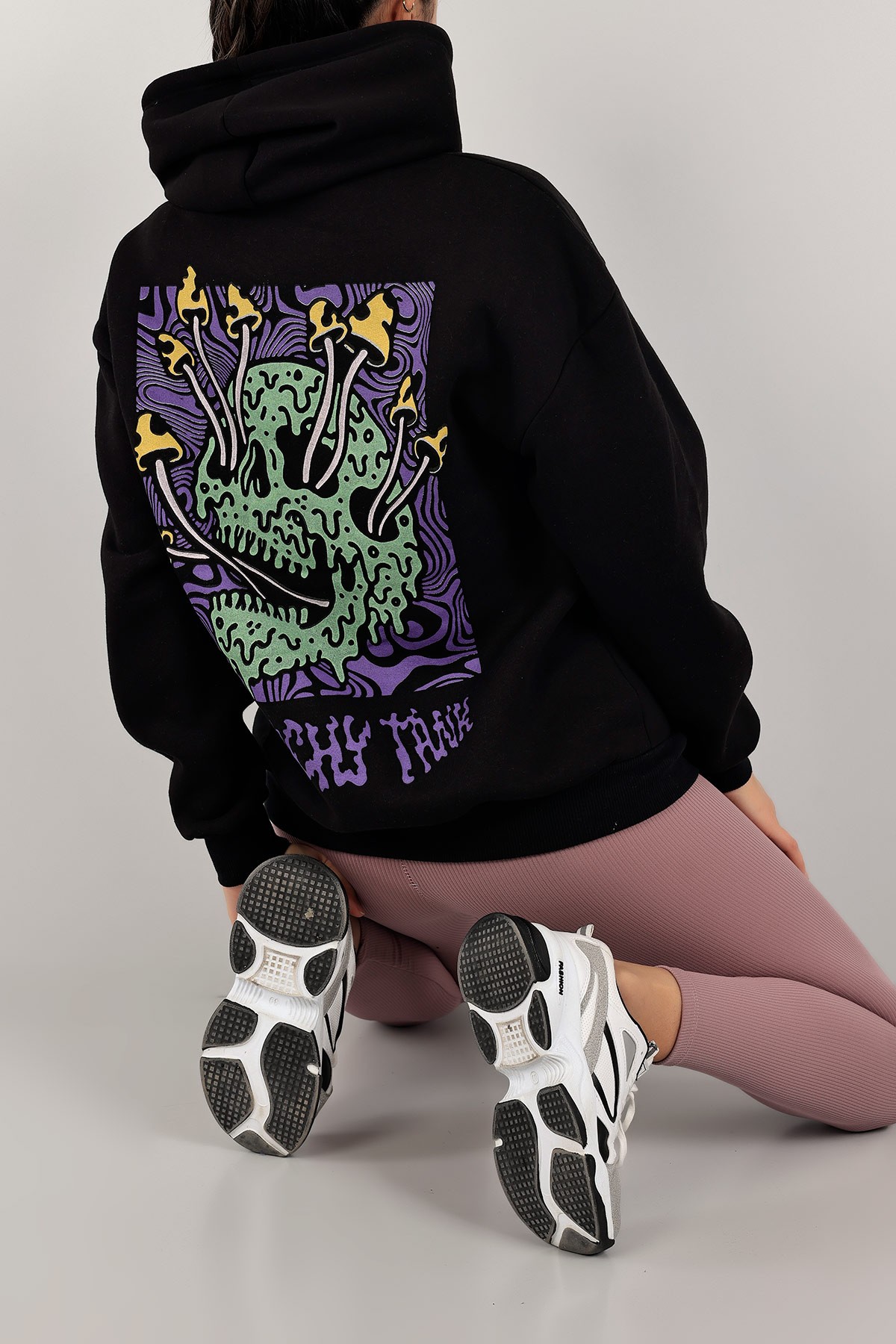 Siyah Sırtı Baskılı Şardonlu Sweat 143403