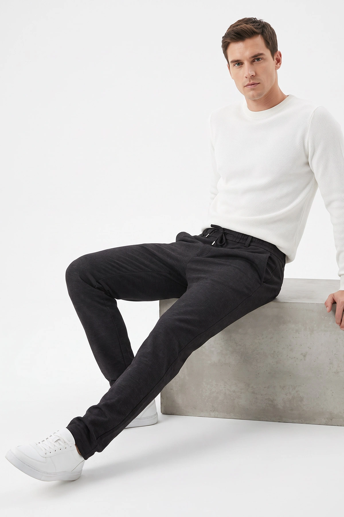 Siyah Slim Fit Belden Bağlamalı Erkek Pantolon 493147