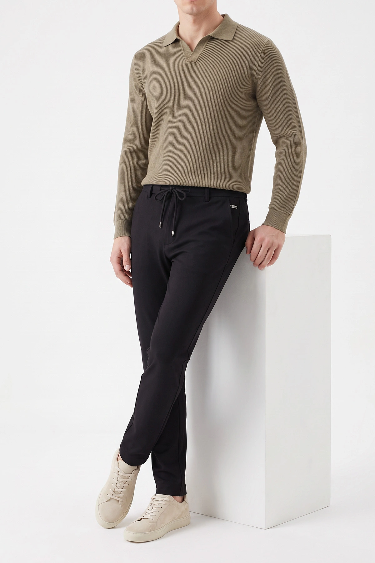 Siyah  Slim Fit Belden Bağlamalı Erkek Pantolon 493201