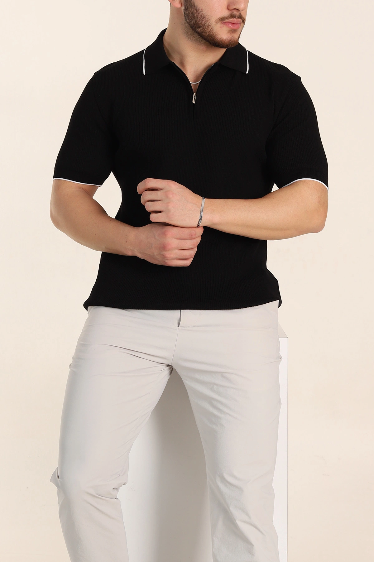 Siyah Slim Fit Dokulu Fermuarlı Polo Yaka Kısa Kollu Erkek Triko Tişört 338616