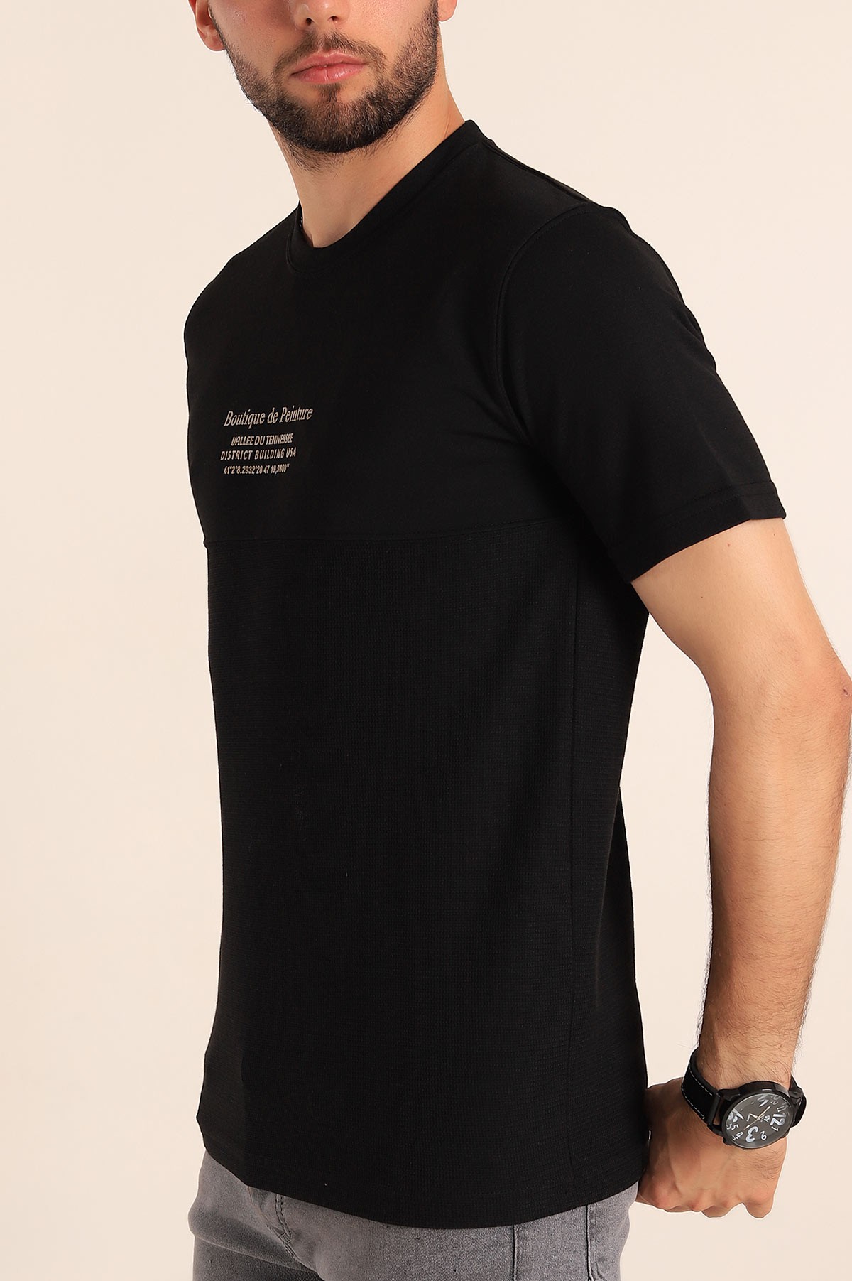 Siyah Slim Fit Kabartma Baskılı Erkek Tişört 190042
