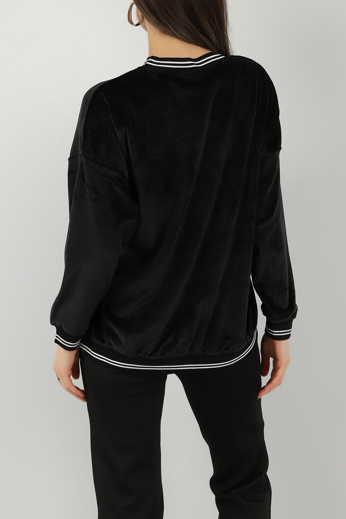 Siyah Süzene Nakışlı Kadife Sweat 144947