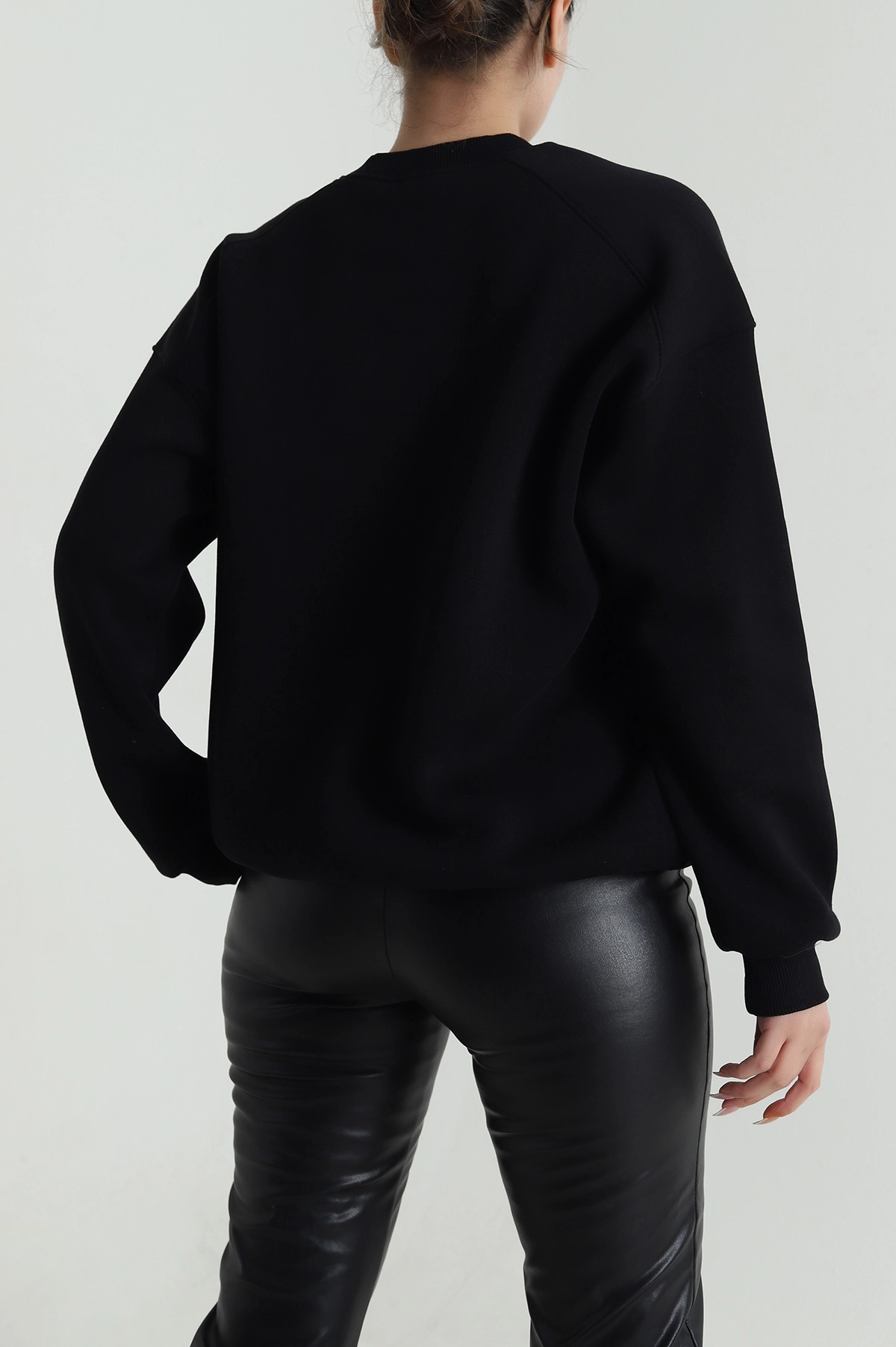 Siyah Süzene Nakışlı Şardonlu Üç İp Kadın Sweat 486707