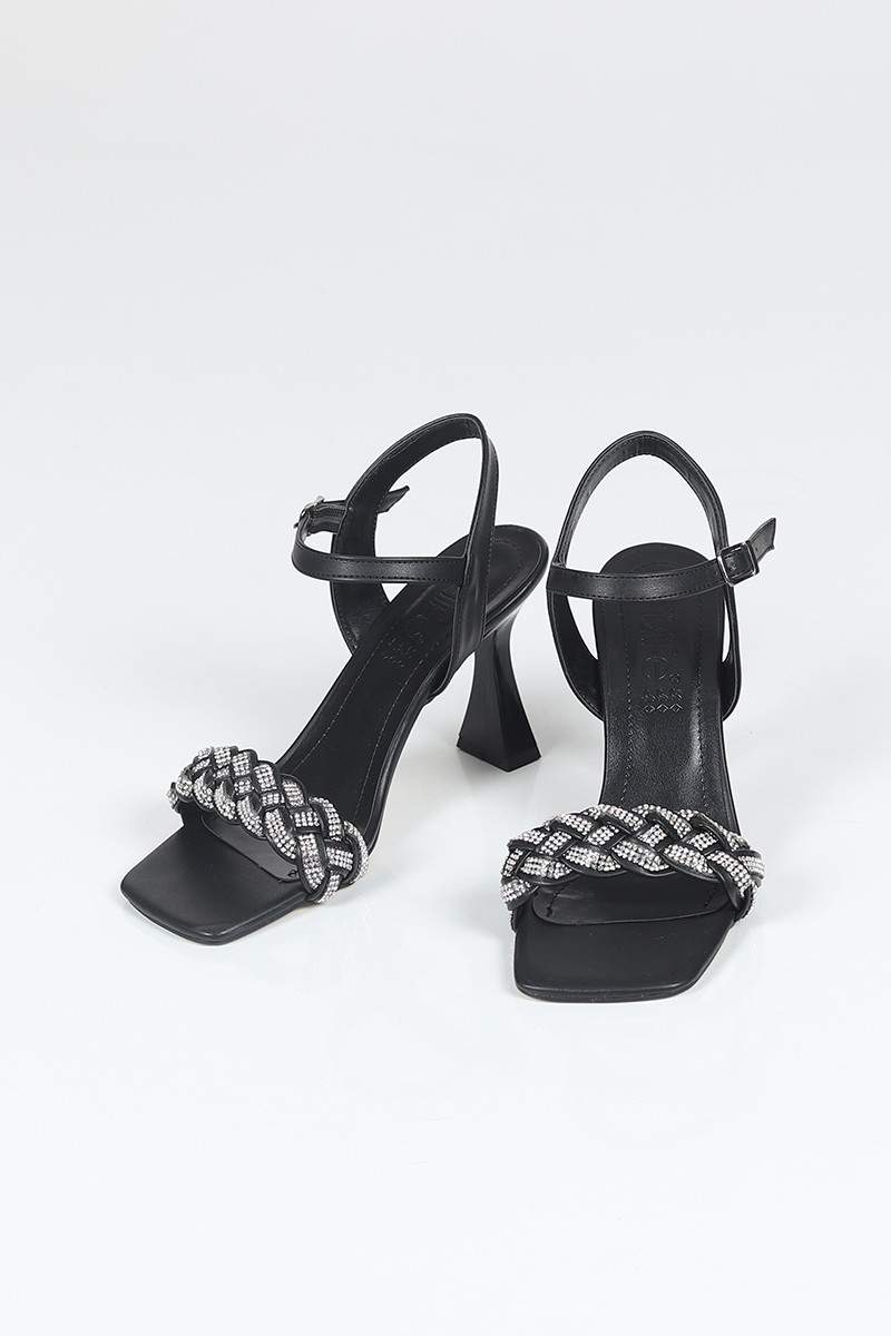 Siyah Taşlı Örgü Bantlı Bilek Kemerli Topuklu Sandalet 104575