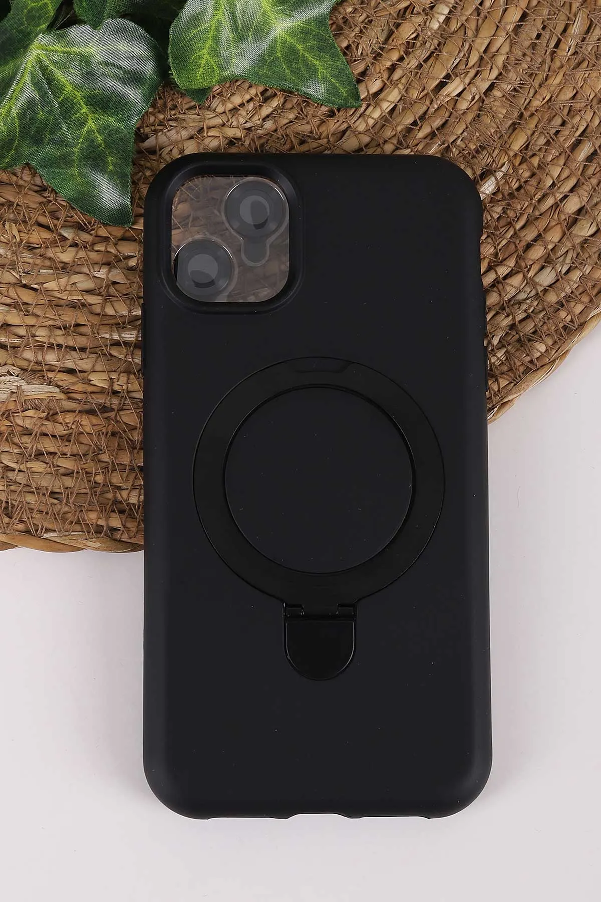 Siyah TeknoCase İPhone 11 Uyumlu Ringy Case Serisi Standlı Lens Hediyeli Sert Silikon Telefon Kılıfı 450156