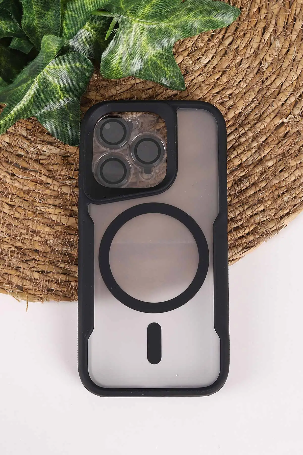 Siyah TeknoCase İphone 15 Pro Uyumlu Matte Guard Serisi Lens Korumalı Silikon Telefon Kılıfı 472452