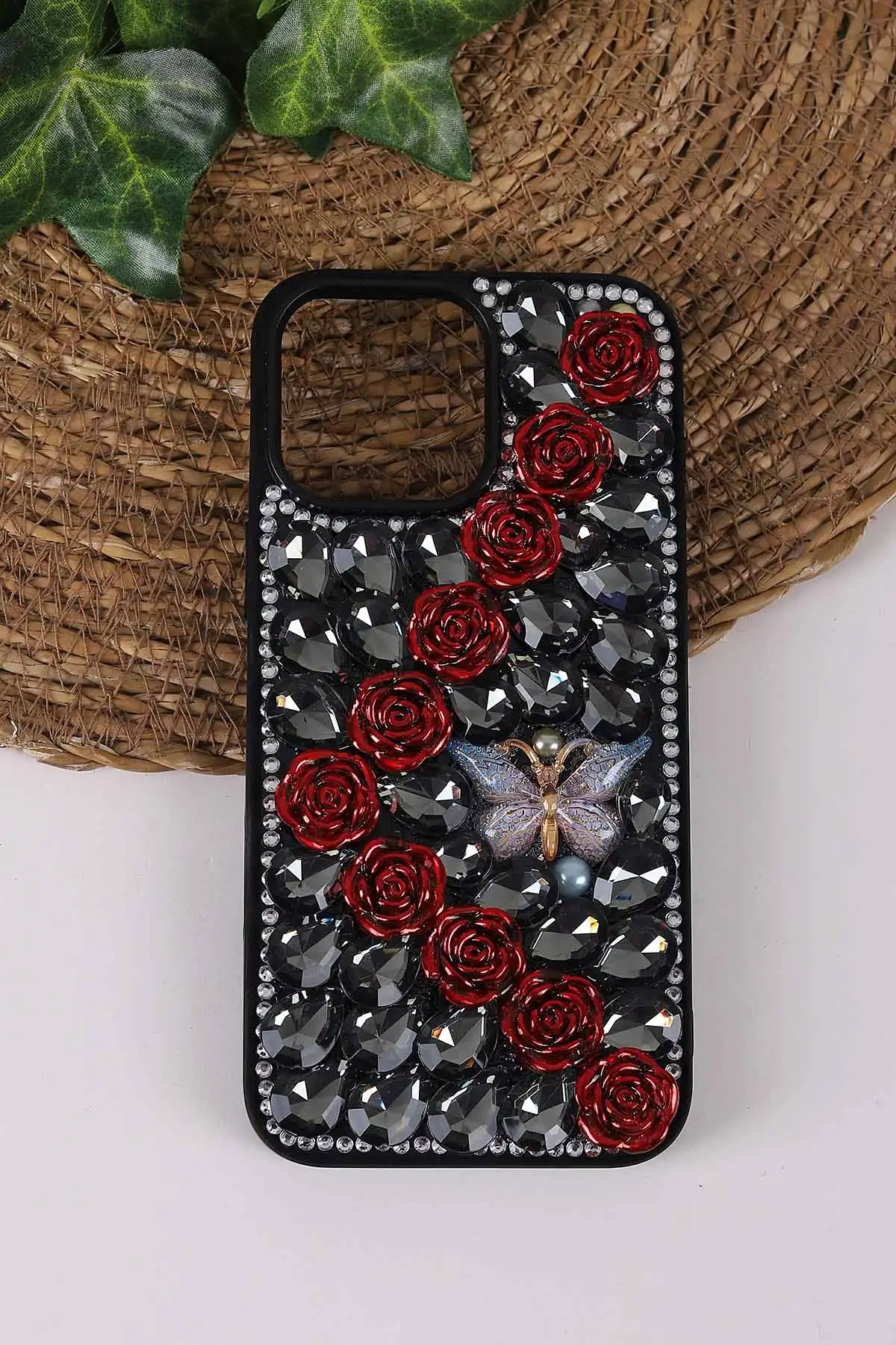 Siyah TeknoCase İPhone 16 Pro Max Uyumlu Daisy Case Serisi Taşlı Vakumlu Sert Silikon Telefon Kılıfı 431095