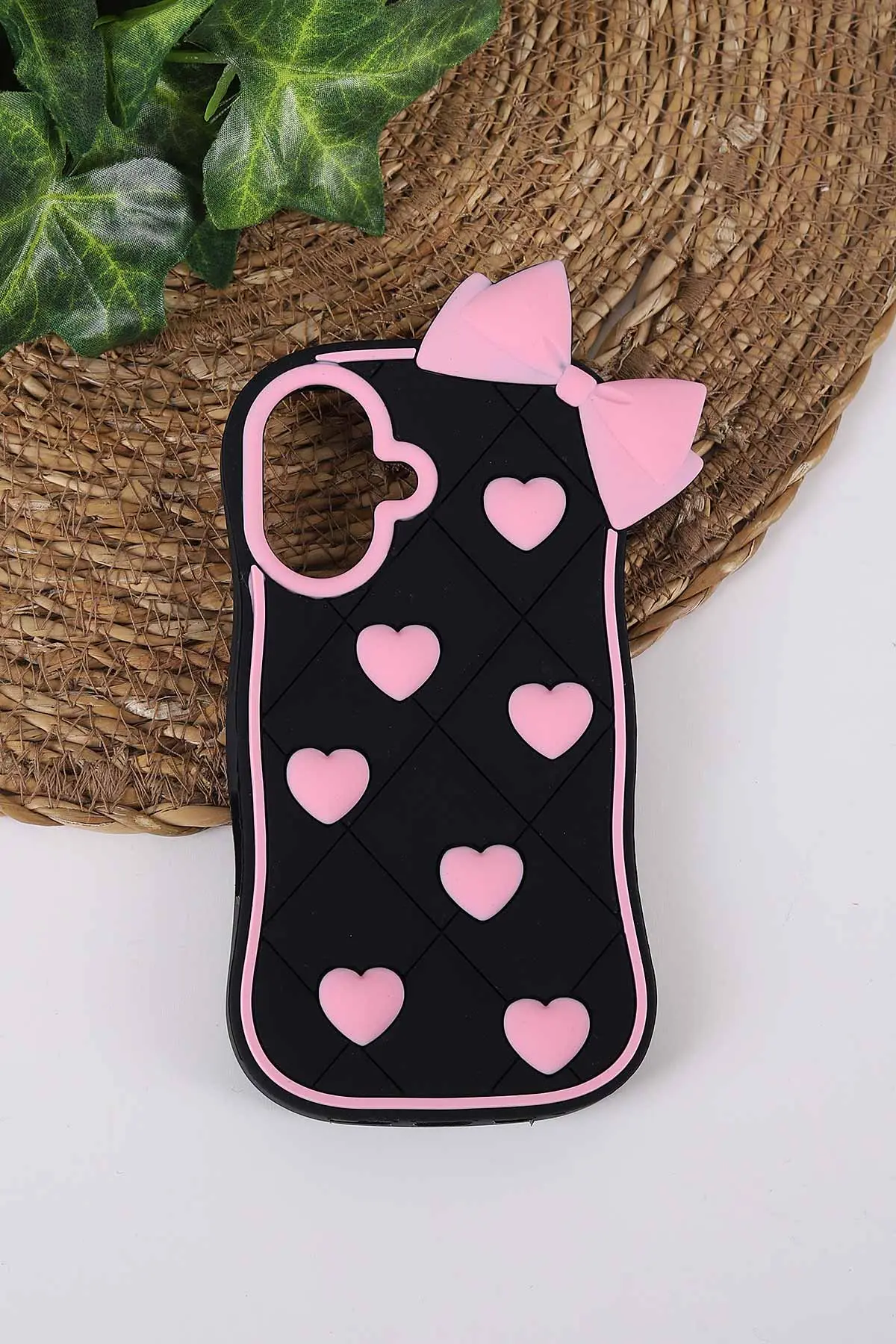 Siyah TeknoCase İPhone 16 Uyumlu Terra Case Serisi Premium Kabartmalı Soft Silikon Telefon Kılıfı 430308