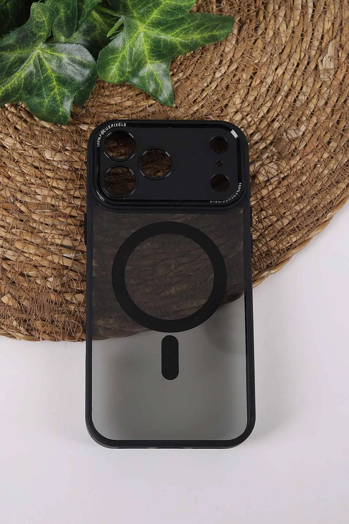 Siyah TeknoCase İPhone 17 Pro Max Uyumlu Wesley Case Serisi Magsafe Özellikli Transparan Sert Silikon Telefon Kılıfı 430671
