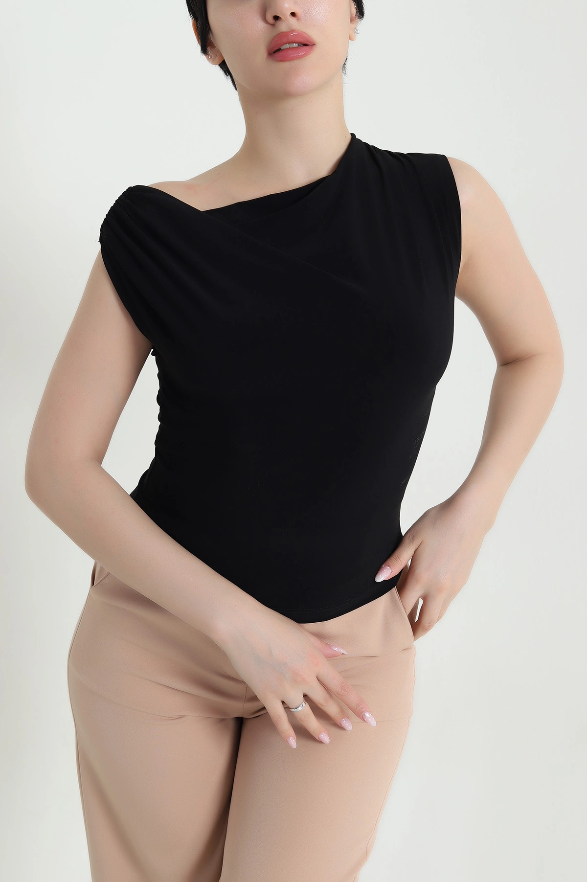 Siyah Tokalı Degaje Yaka Buzzy Kadın Bluz 458054