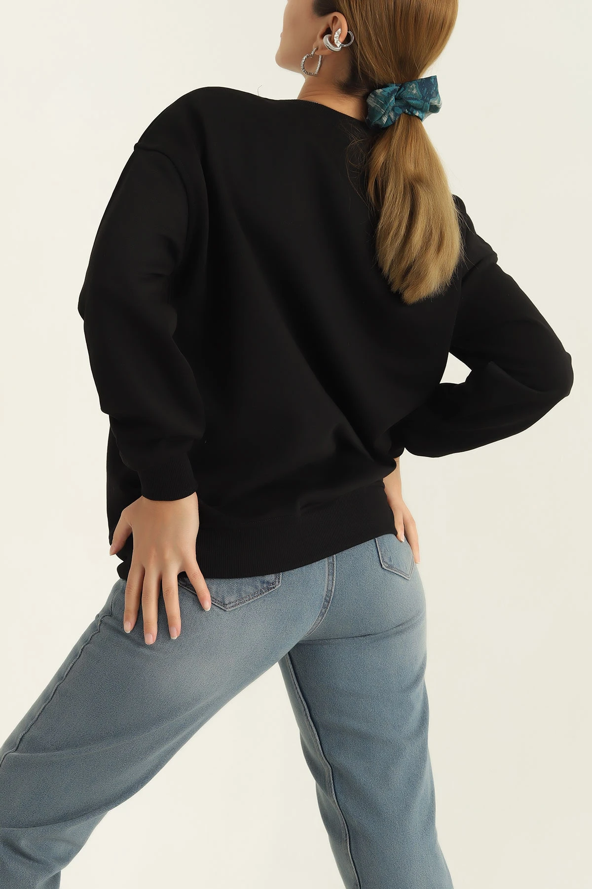 Siyah Üç İp Nakışlı Pullu Bayan Sweat 306166