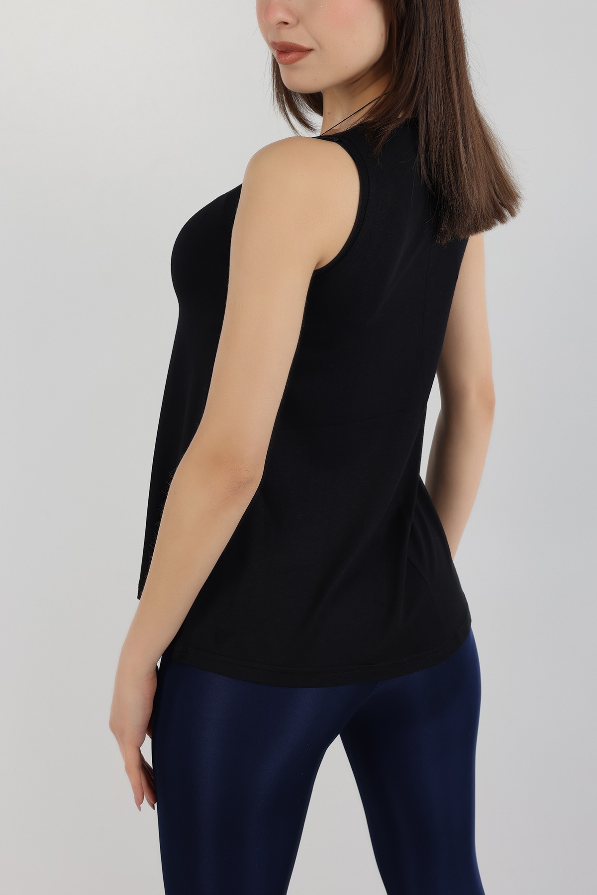 siyah V Yaka Çilek Kumaş Bluz 164515