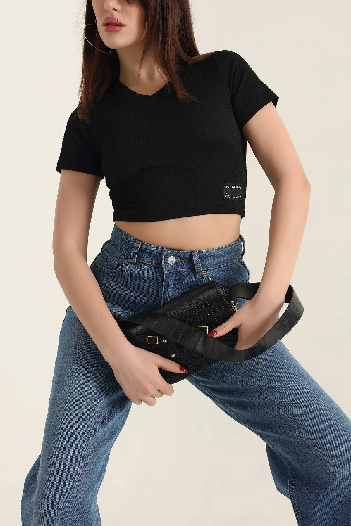 Siyah V Yaka Gofre Crop Bluz 337381