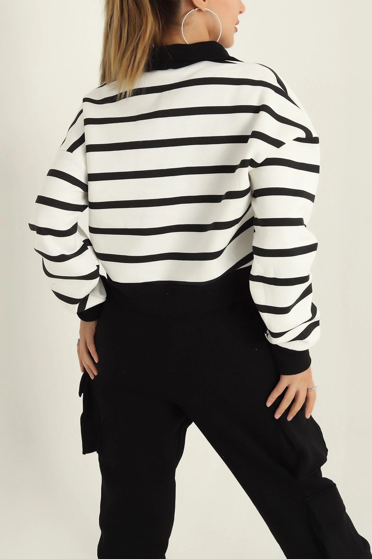 Siyah Yakalı İçi Şardonlu Sweat 300662