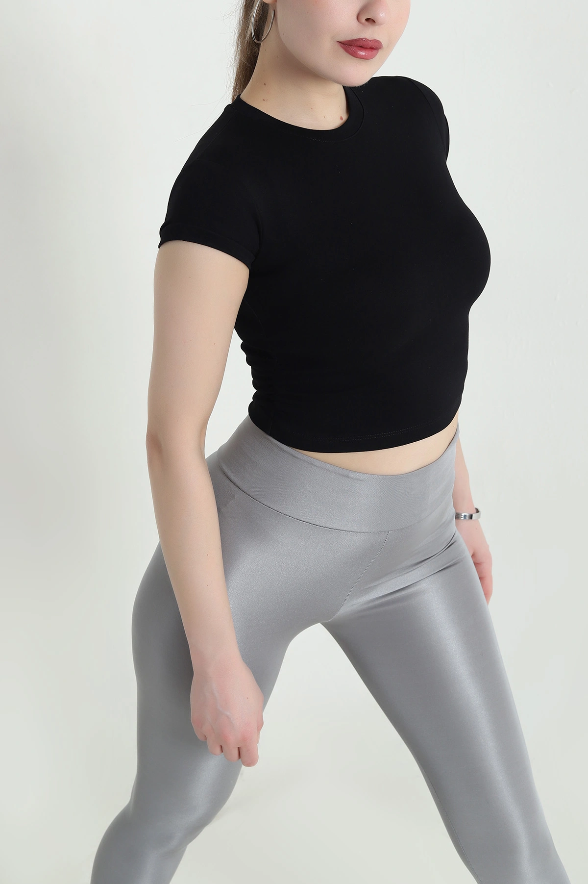 Siyah Yanları Büzgülü Buzzy Kadın Crop 440366