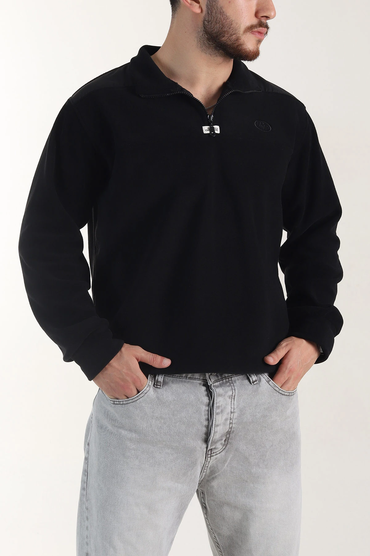 Siyah Yarım Fermuarlı Nakış Detaylı Dik Yaka Polar Kumaş Erkek Sweatshirt 404236