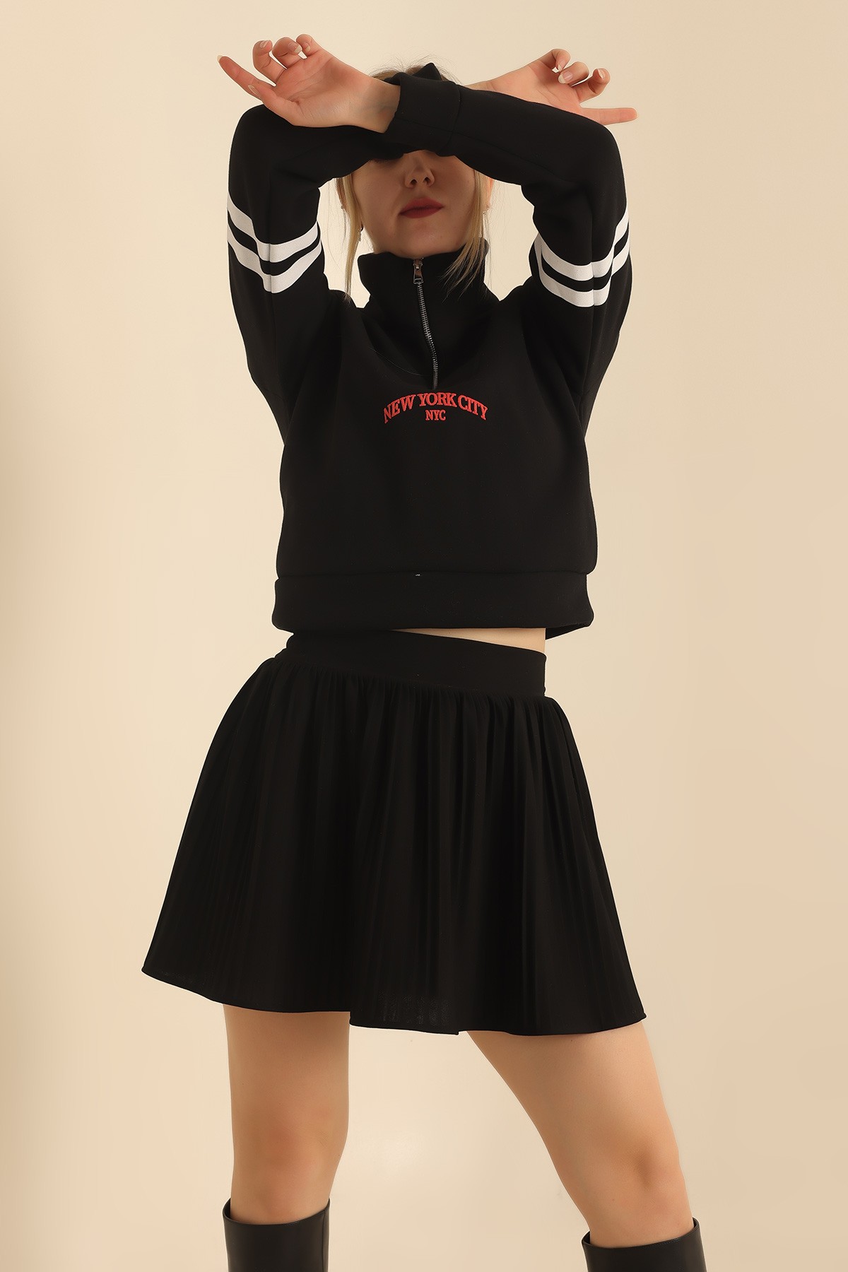Siyah Yarım Fermuarlı Şardonlu Sweat 219367