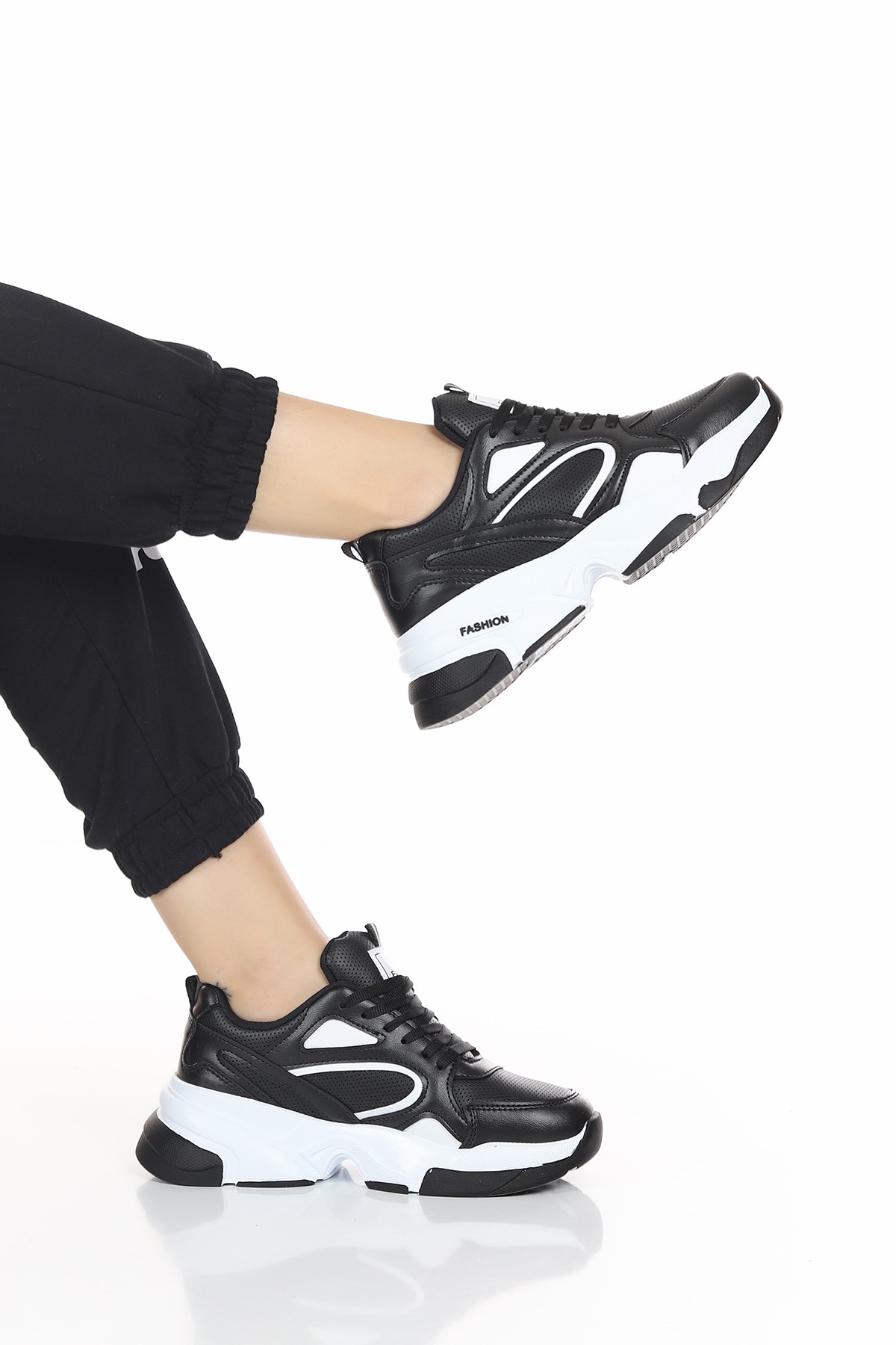 Siyah Yüksek Taban Spor Ayakkabı 127646