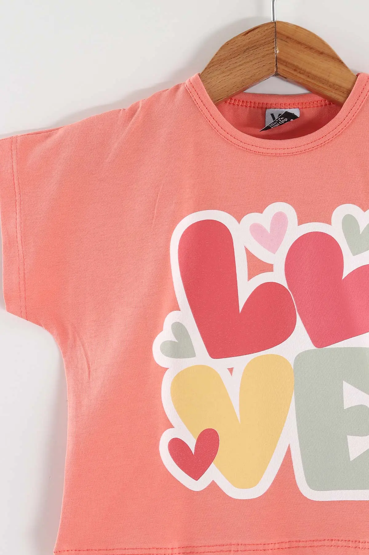 Somon (0-4 Yaş) Love Baskılı Tişörtlü Desenli Şortlu Süprem Kız Çocuk Yazlık Takım 461137