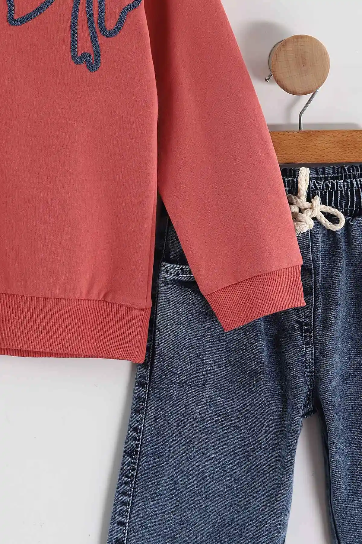Somon (1-9 Yaş)  Fiyonk Nakışlı Taşlı  Kot Pantolonlu Kız Çocuk 2'li Takım 438548