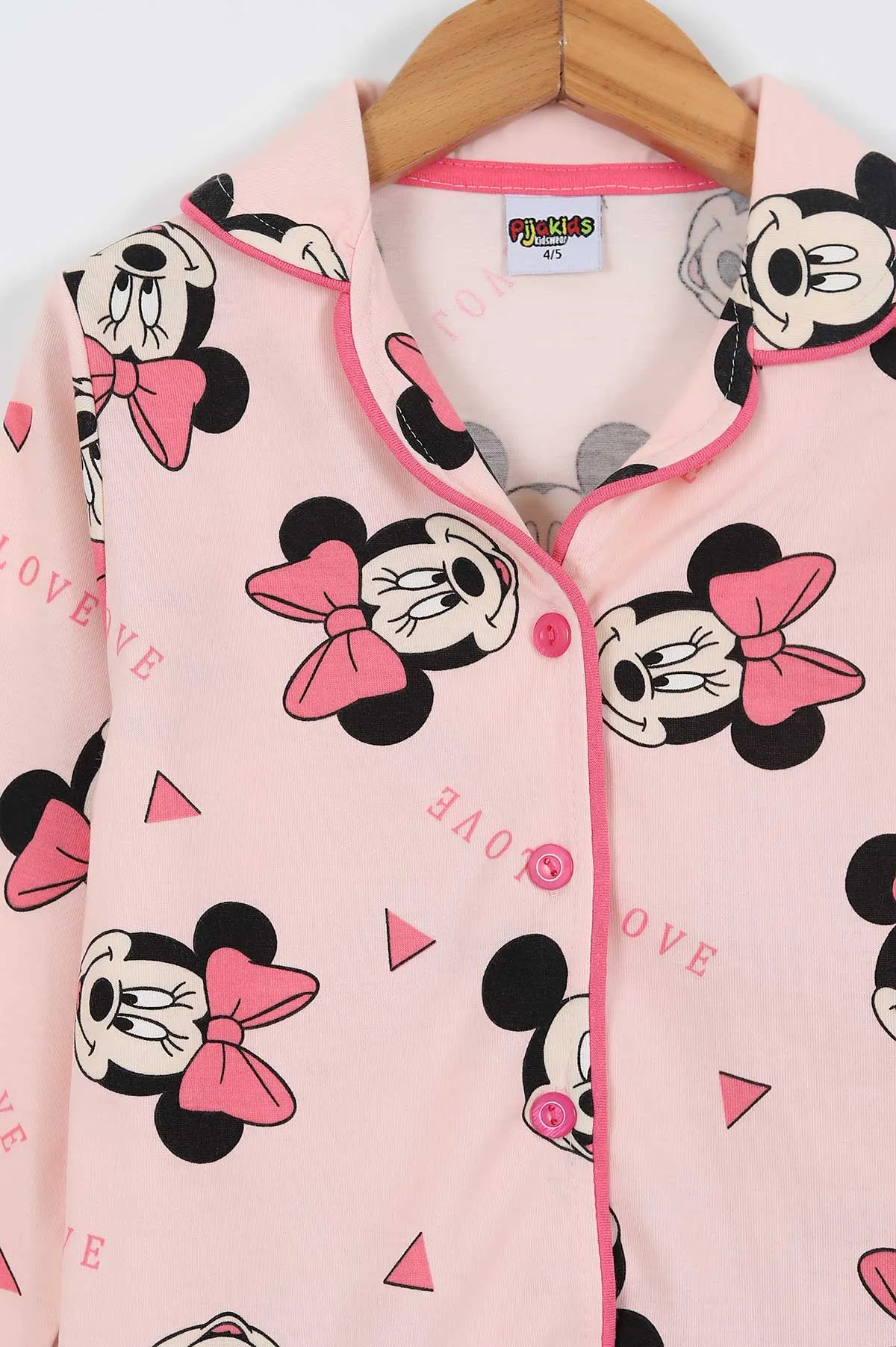 Somon (4-12 Yaş) Karakter Baskılı Ön Düğmeli Göz Bandı Detaylı Kız Çocuk Pijama Takım 337926