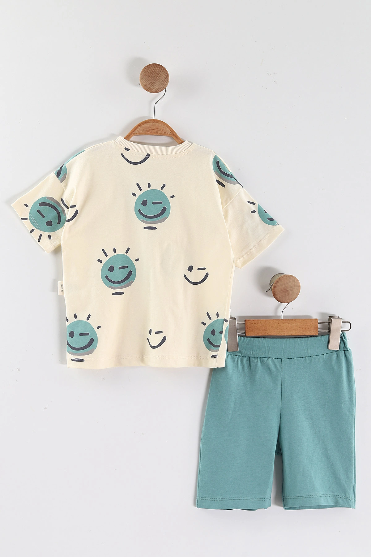 Su Yeşili (1-5 Yaş) Emoji  Baskılı Tişörtlü ve Şortlu Süprem Erkek Çocuk Yazlık Takım 446234