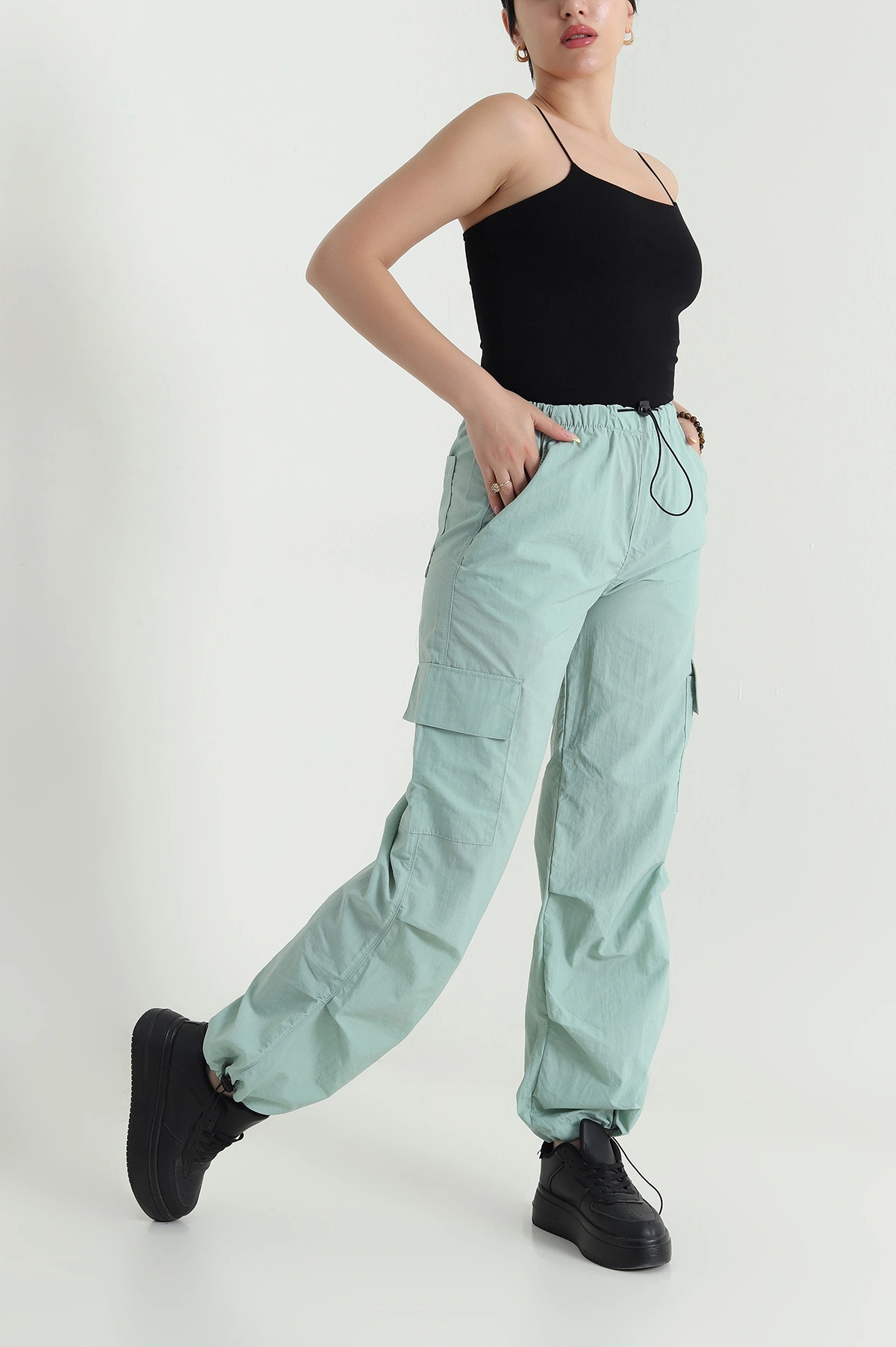 Su Yeşili Kargo Cep Paraşüt Kumaş Kadın Pantolon 467964