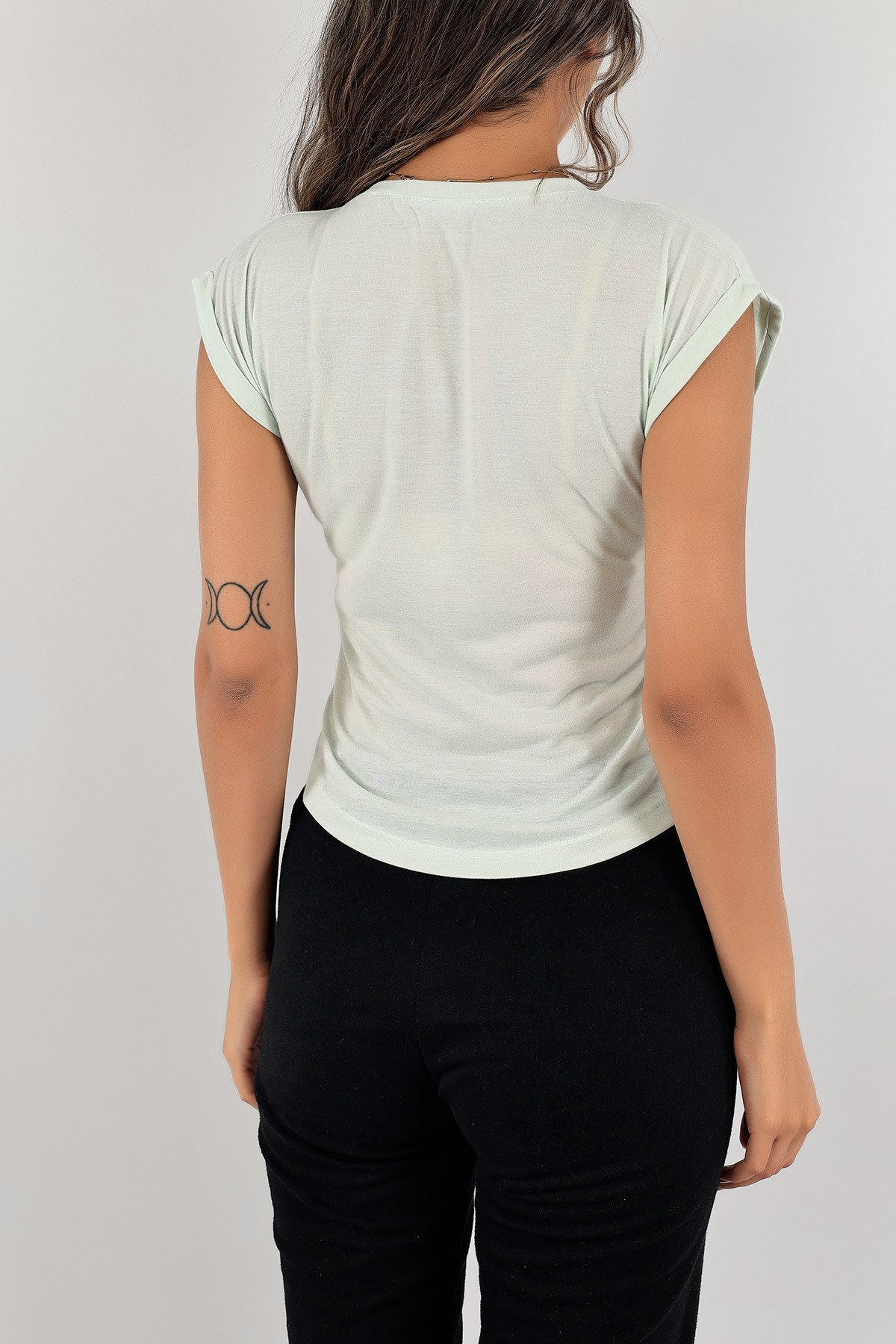Su Yeşili Oval Kesim Bayan Tişört 123486