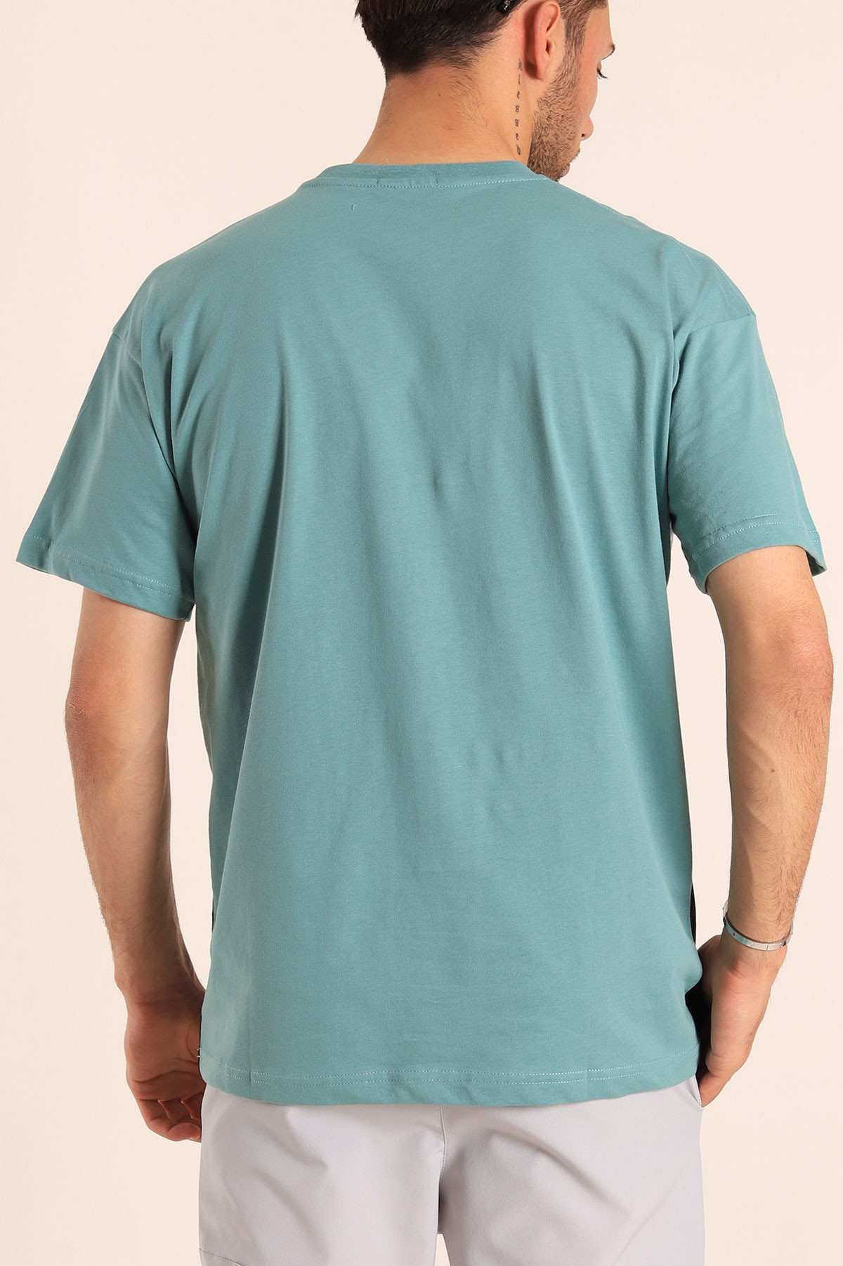 Su Yeşili Oversize Parçalı Yazı Detay Erkek Tişört 184319