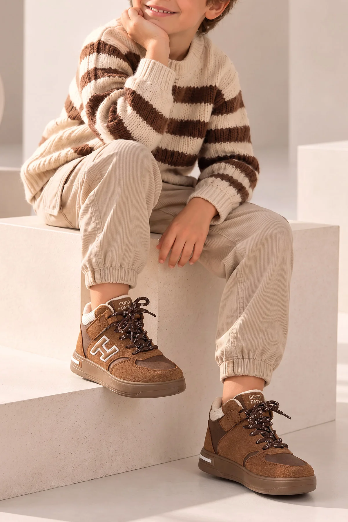 Taba ( 31 - 35 ) Cırt Bantlı Bağcıklı Bilekli Erkek Çocuk Spor Ayakkabı 499946