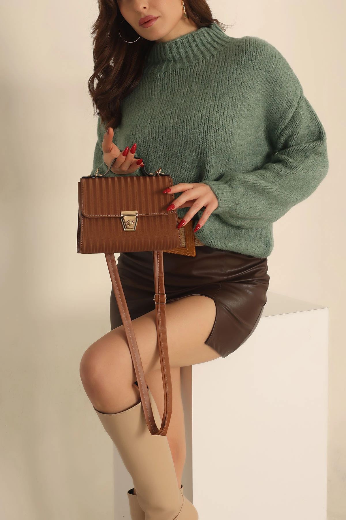 Taba Parlak Doku Omuz Çantası 235428