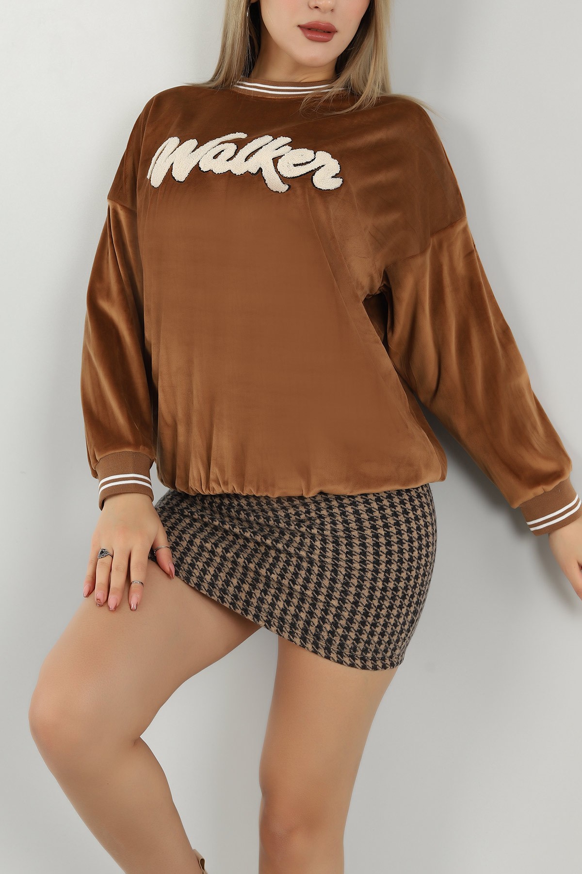 Taba Süzene Nakışlı Kadife Sweat 144948