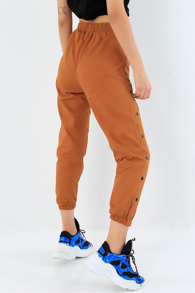 Taba Yan Çıtçıtlı Gabardin Bayan Pantolon 33248