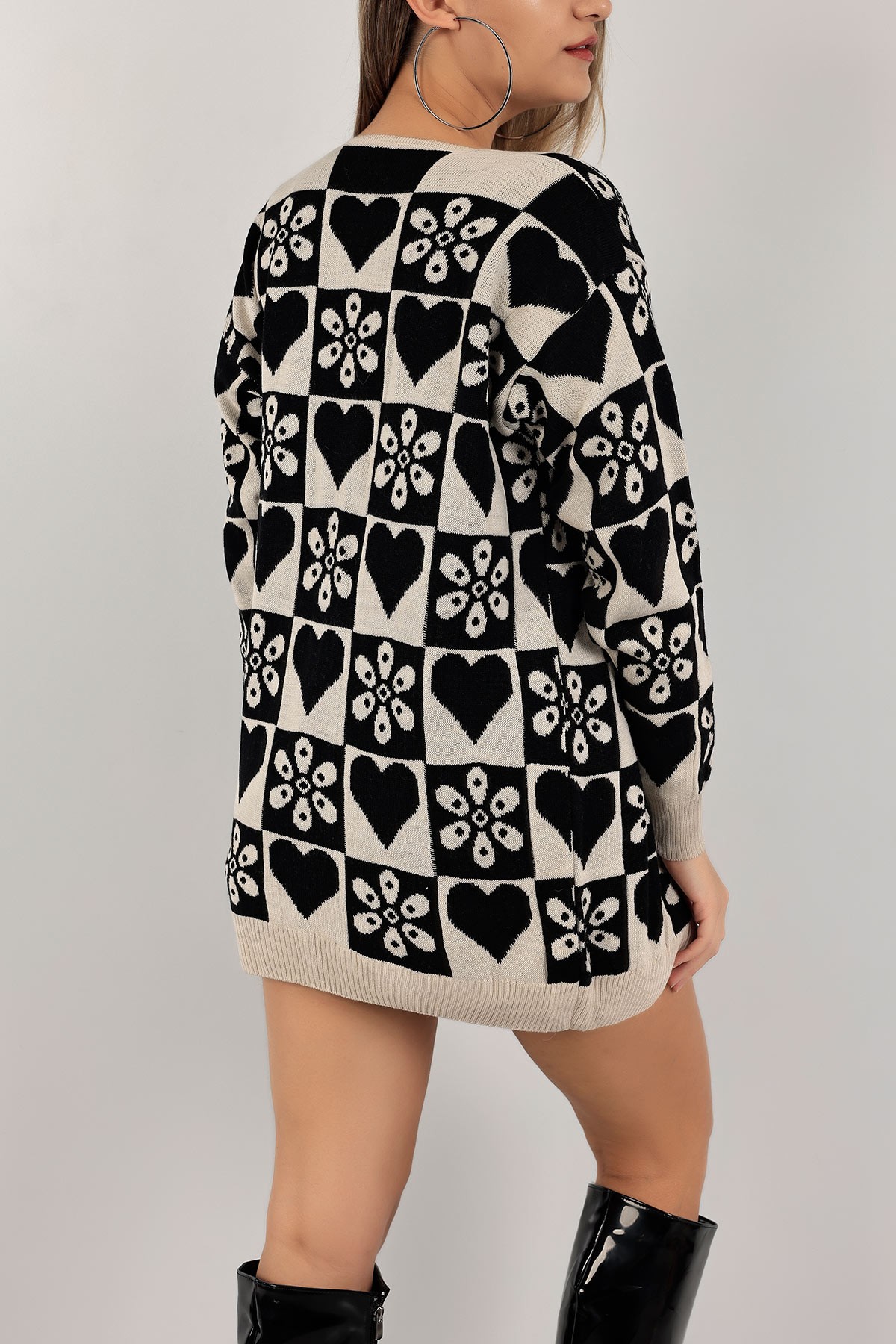 Taş Düğmeli Desenli Bayan Triko Hırka 133418