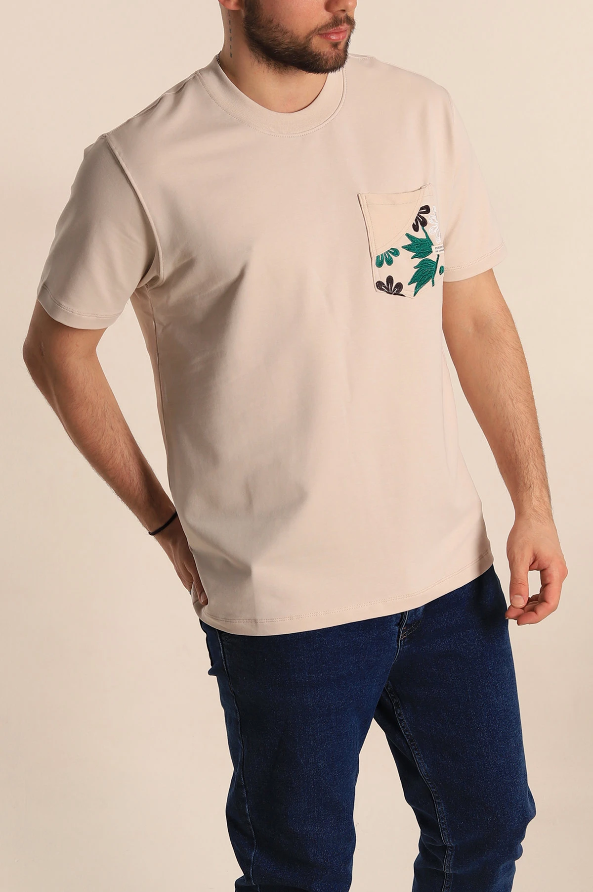 Taş Regular Fit Nakışlı Cep Detaylı Erkek Tişört 270647