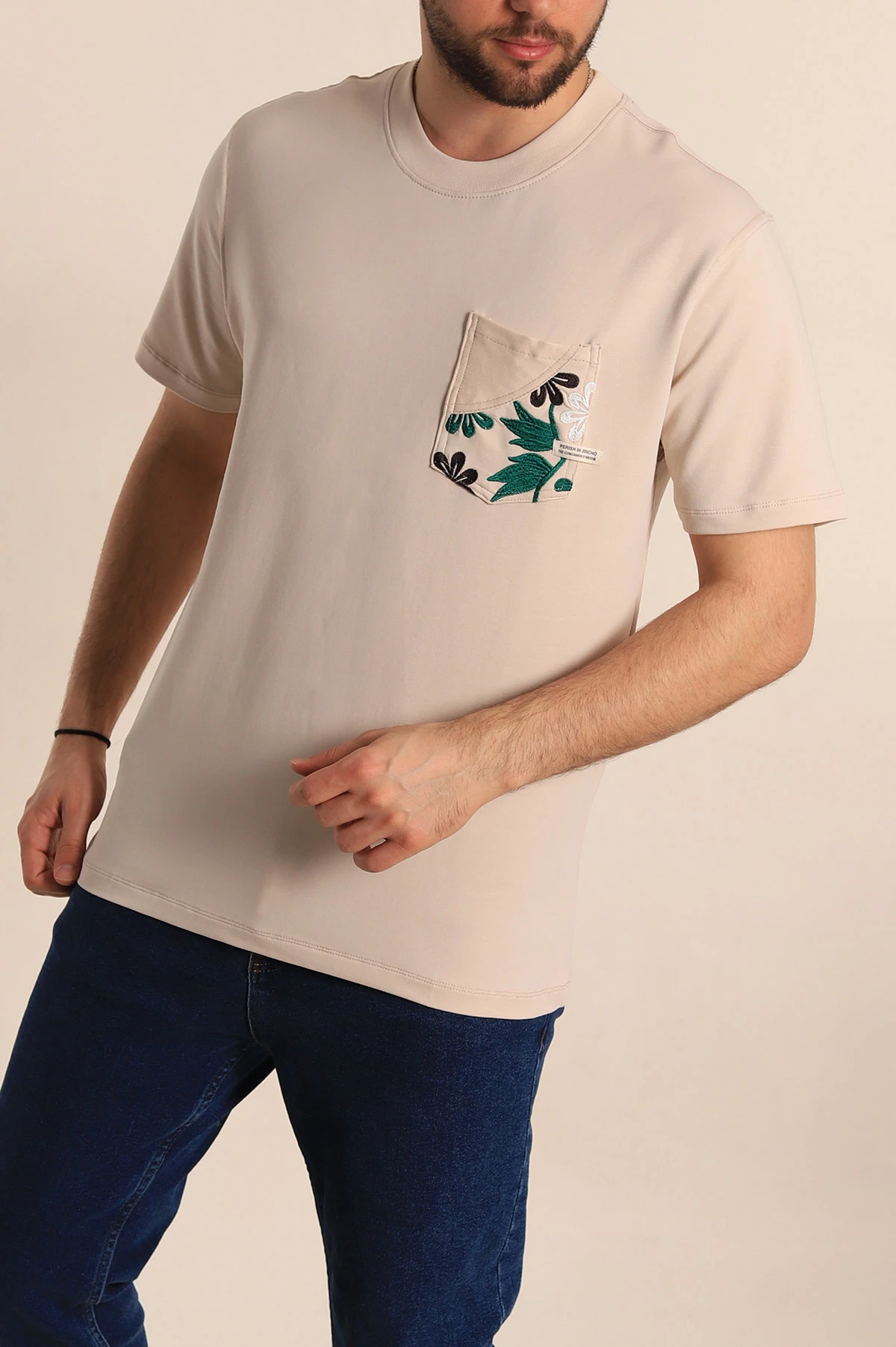 Taş Regular Fit Nakışlı Cep Detaylı Erkek Tişört 270647