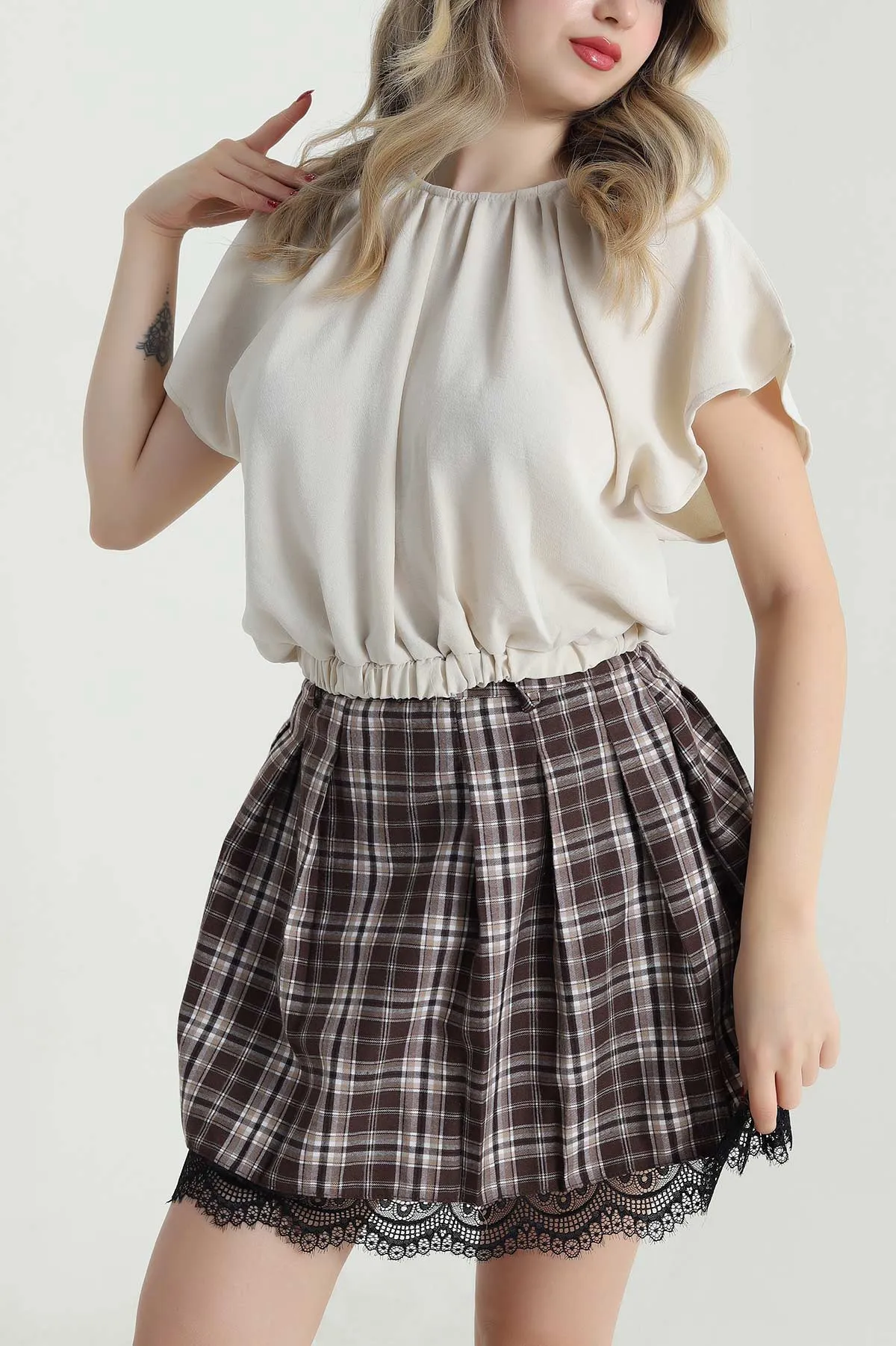 Taş Yaka Pileli Beli Lastikli Bluz 473707