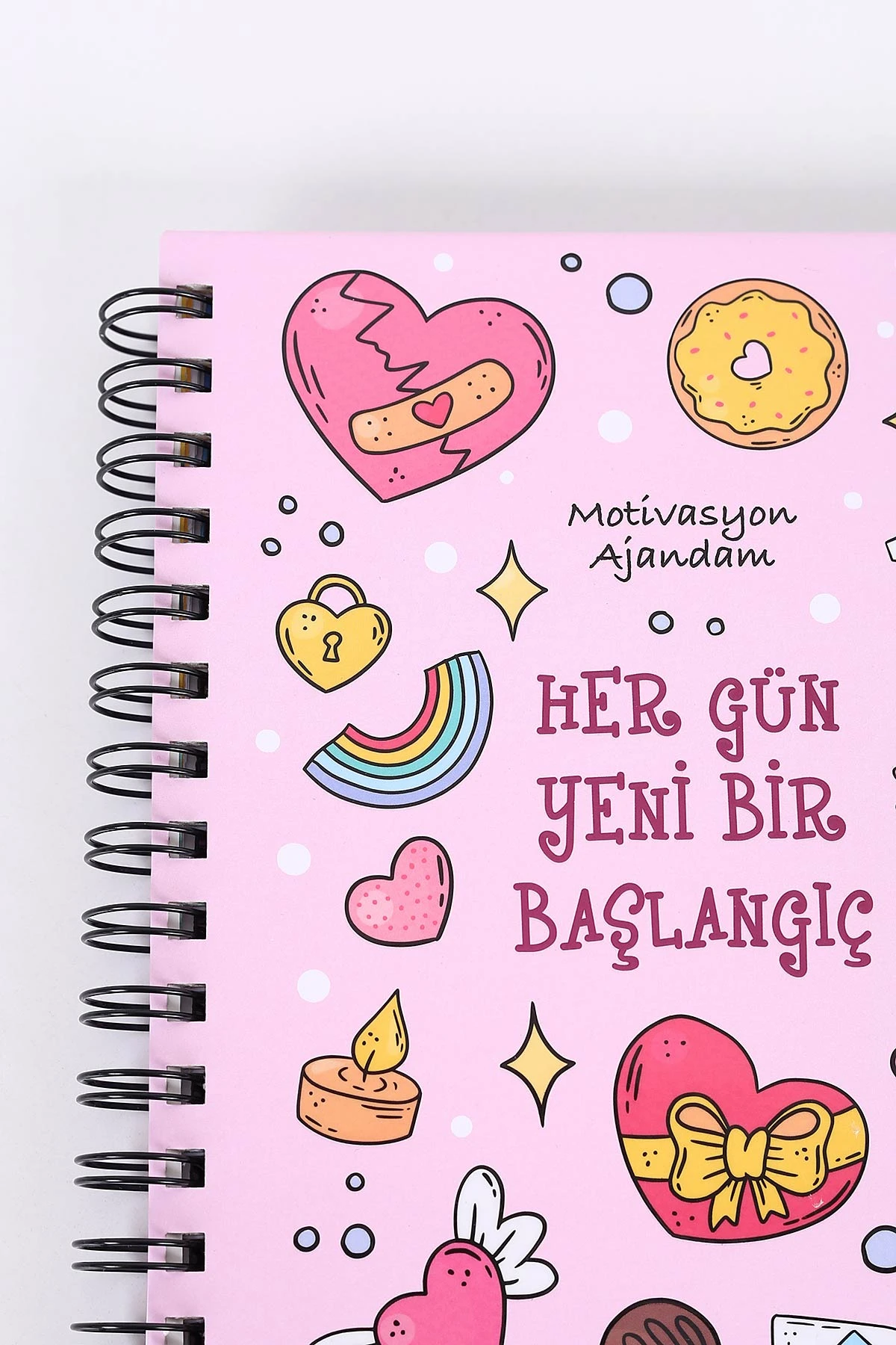 Tasarımlı Spiralli Sticker'lı Tarihsiz Konuşan Ajanda - Haftalık Planlayıcı Defter 393044