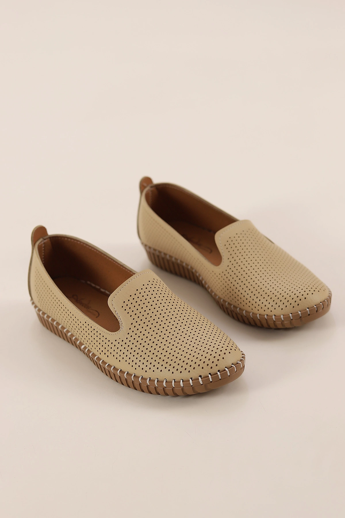 Ten Delik Tasarımlı Dilli Kadın Babet Ayakkabı 364387