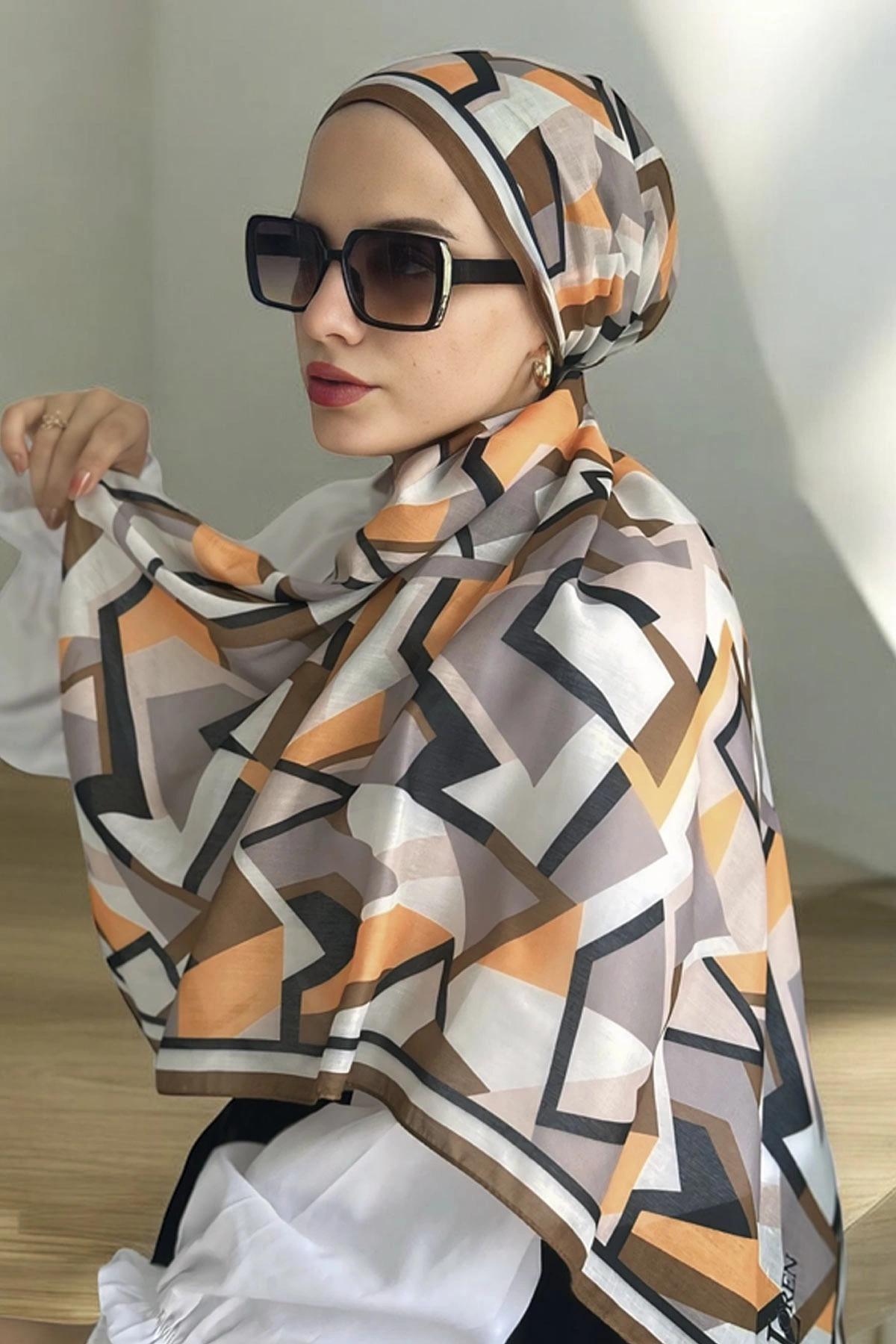 Turuncu-Açık Kahve 90x90 Cm Dijital Baskı Geometri Desenli Pamuk Eşarp 372979