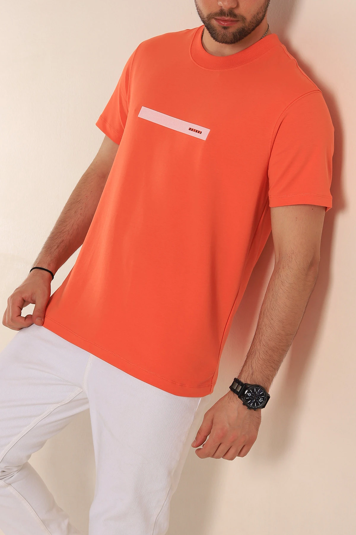 Turuncu Regular Fit Plastik Baskı Detaylı Erkek Tişört 268114
