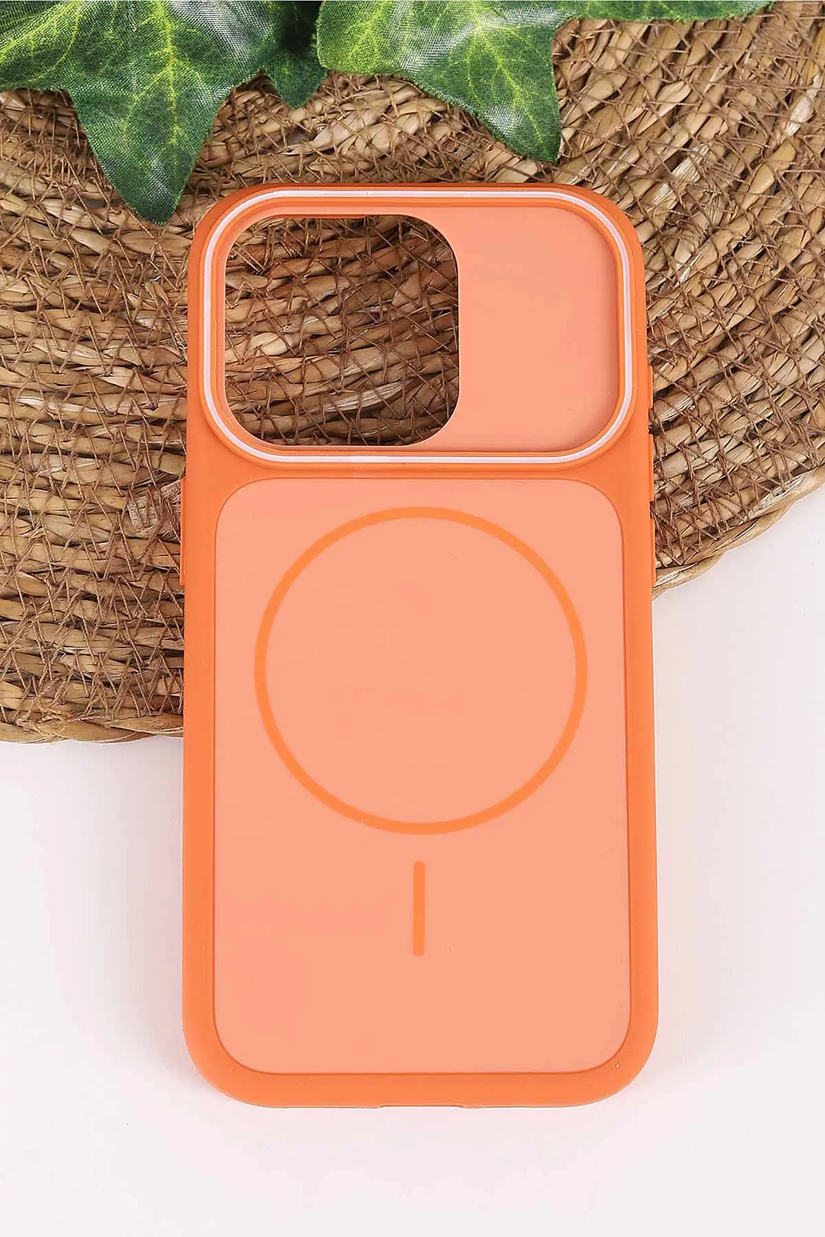 Turuncu TeknoCase İPhone 15 Pro Uyumlu Vincent Case Serisi Sert Silikon Telefon Kılıfı 457887