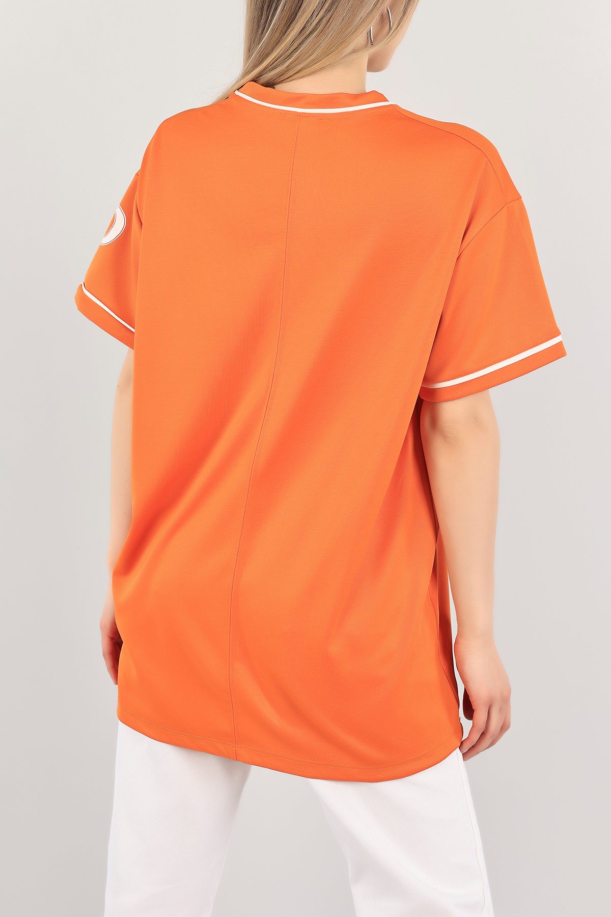 Turuncu V Yaka Baskılı Oversize Tişört 110546