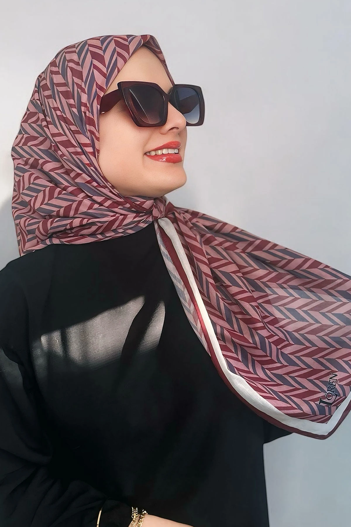 Vişne 90x90 Cm Dijital Baskı Zikzak Desenli Pamuk Eşarp 370991