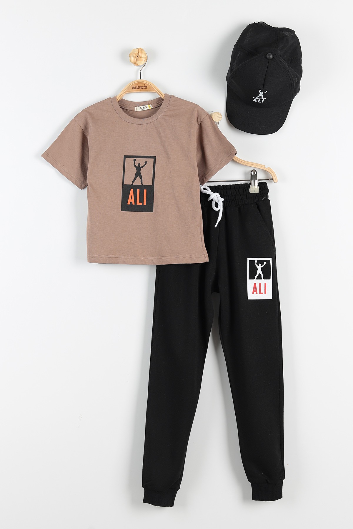 kahverengi (3-7 Yaş) Alı Baskılı Şapkalı Erkek Çocuk İkili Takım 175554